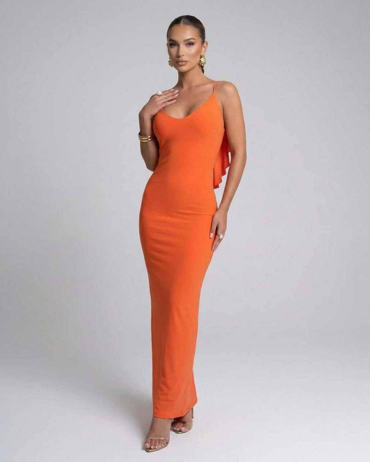 Vestido maxi celeste fluido para mujer, elegante y fresco, con tirantes finos, ideal para el verano.