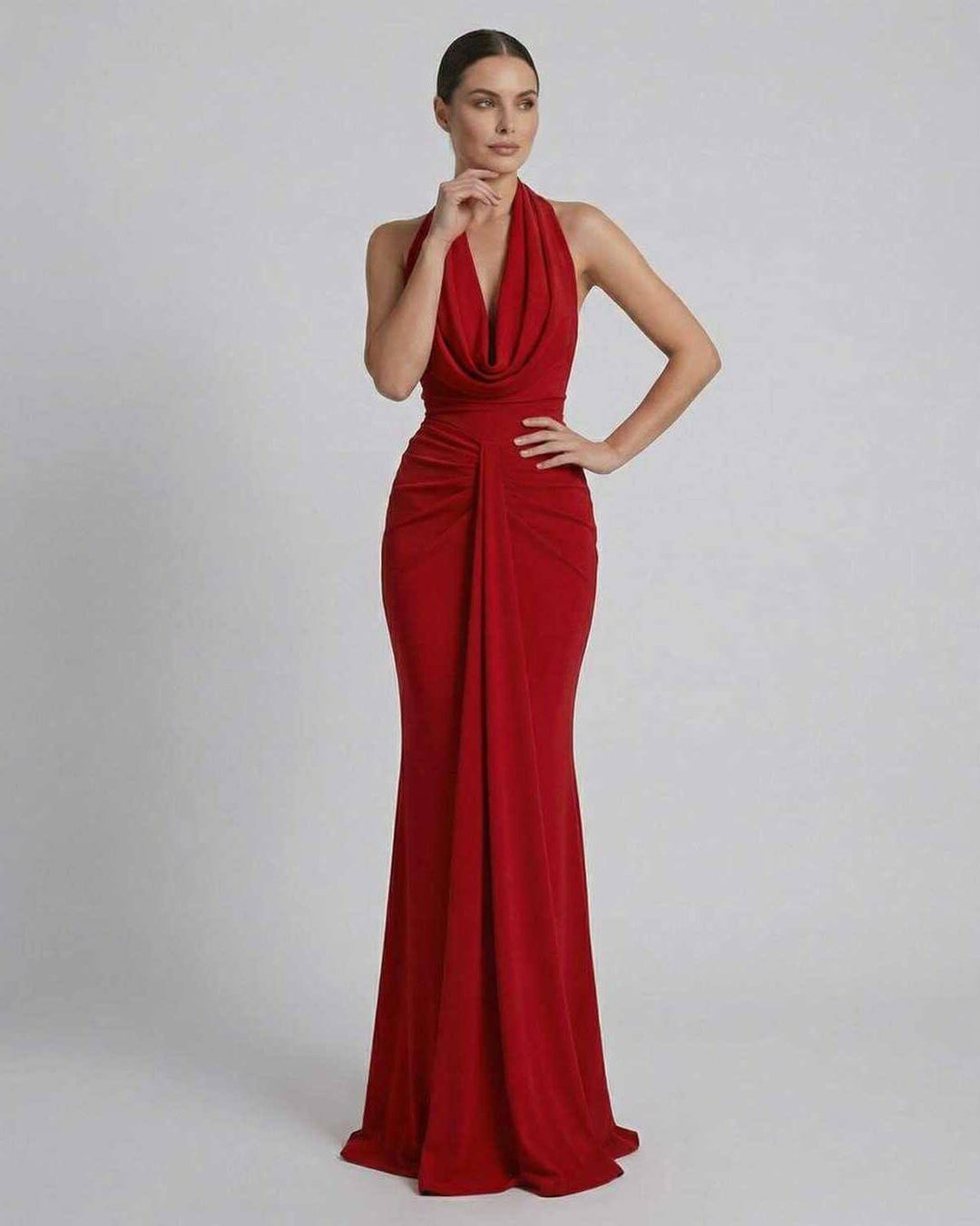Vestido de fiesta maxi celeste para mujer con escote en V. Un look elegante para celebraciones y eventos sociales.