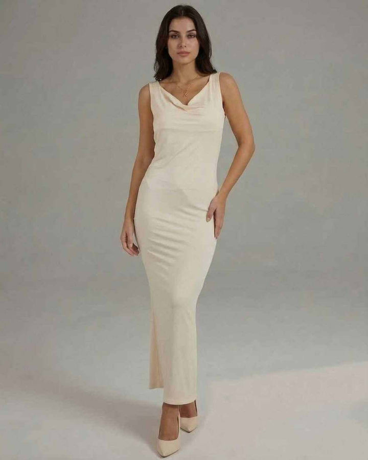 Vestido maxi celeste fluido para mujer, con espalda abierta, versátil y cómodo para cualquier ocasión.