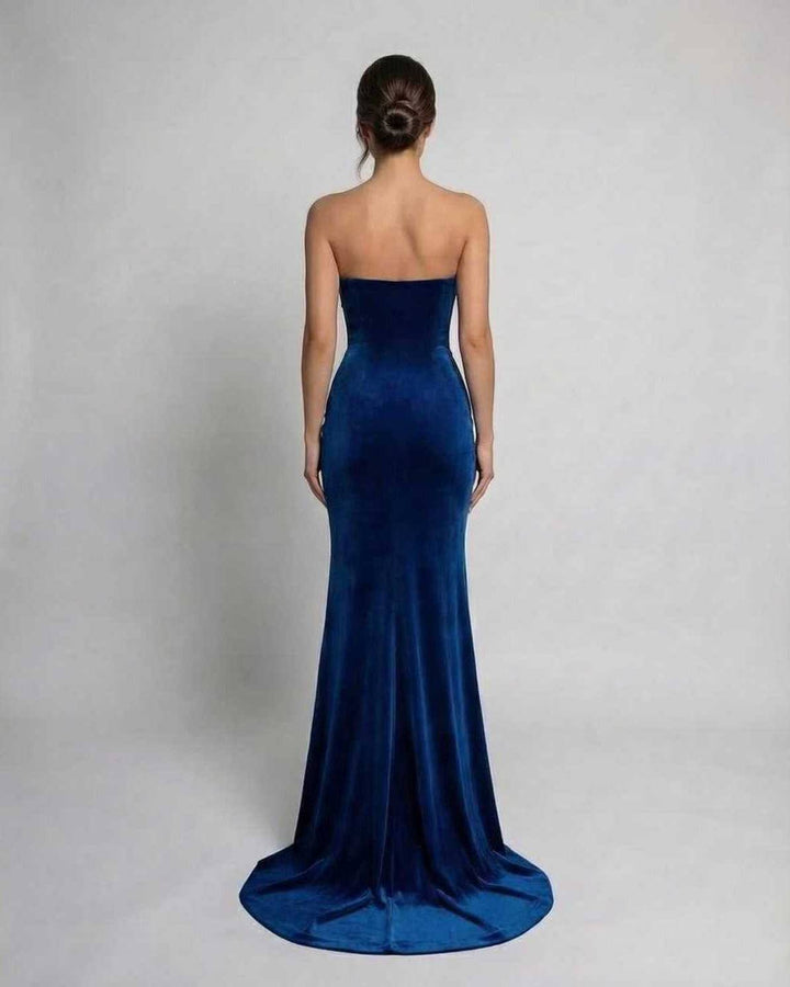 Vestido maxi blanco de noche para mujer, sin tirantes, estilo sofisticado y elegante.