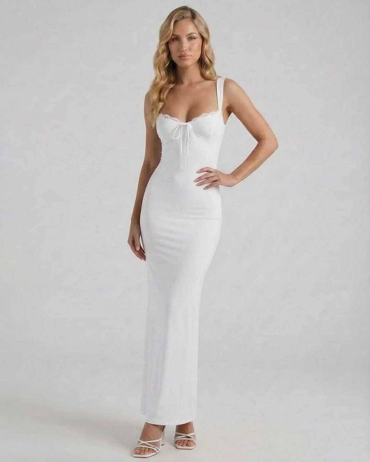 Vestido largo formal blanco para mujer, estilo sofisticado y fluido, ideal para eventos de gala o bodas de verano.