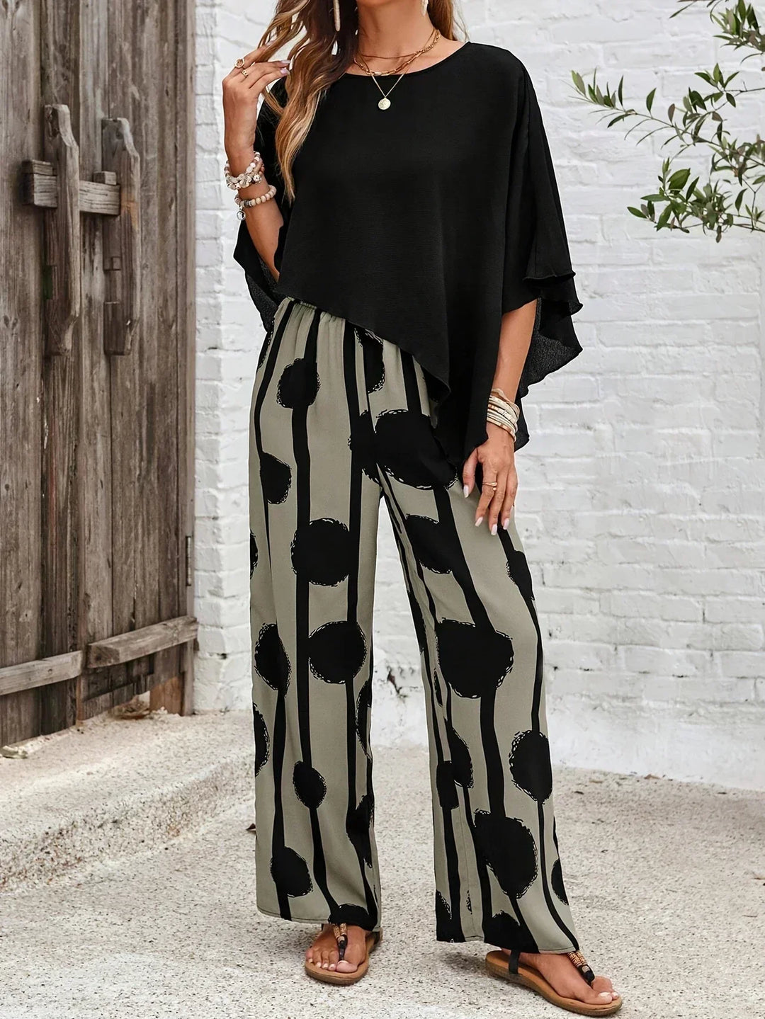 Conjunto de verano mujer: top asimétrico fresco y pantalón ancho. Estilo boho casual chic, perfecto para el calor.