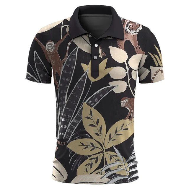 Detalle de polo hombre con estampado tropical de hojas y flores, ideal para un look veraniego moderno.