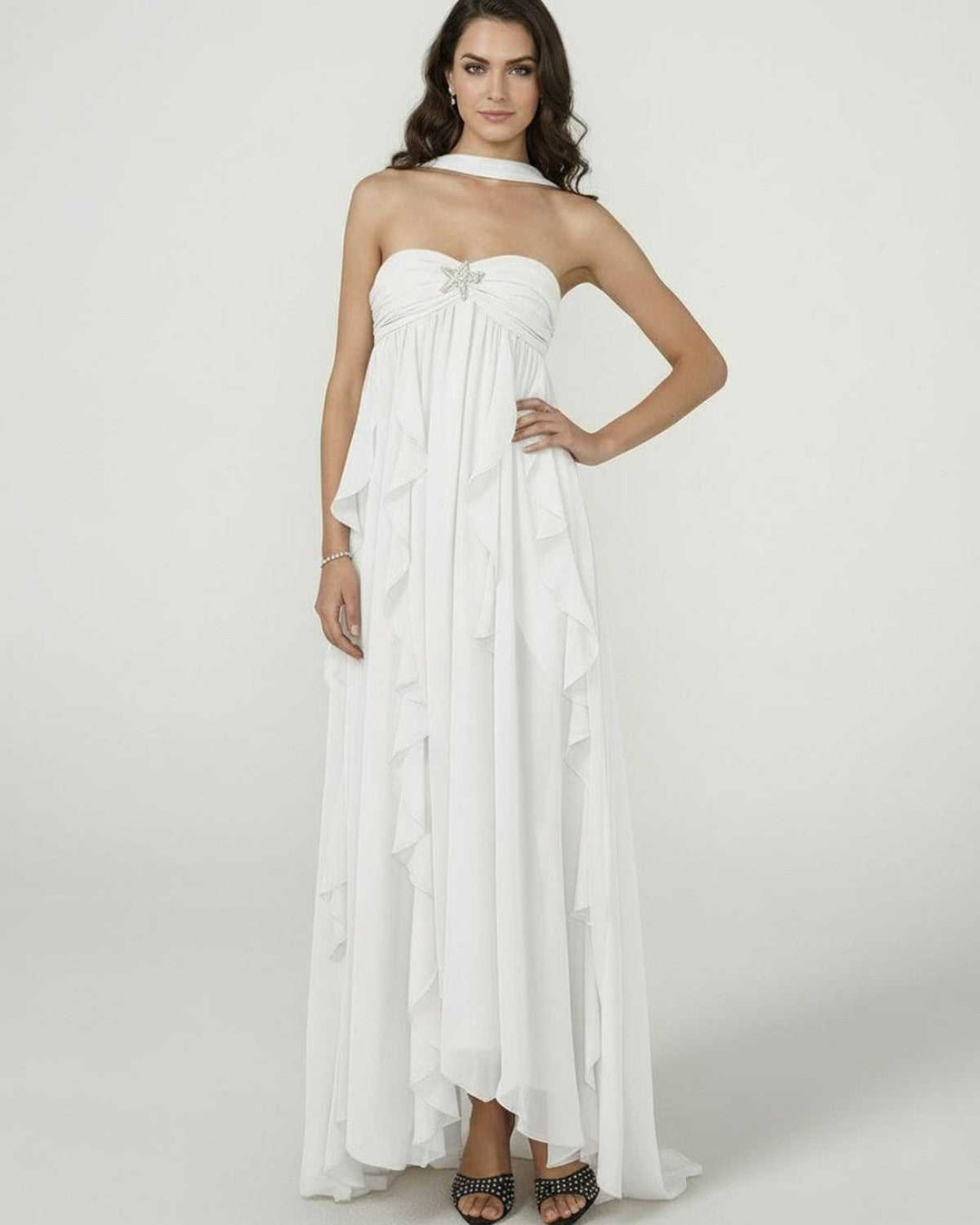 Vestido maxi blanco veraniego con volantes, estilo sin mangas para mujer. Ideal para fiestas y eventos de noche.