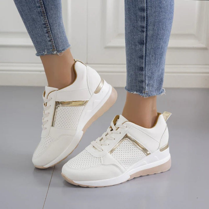 Zapatillas deportivas mujer en color neutro, fáciles de combinar y con suela anatómica para mayor confort.