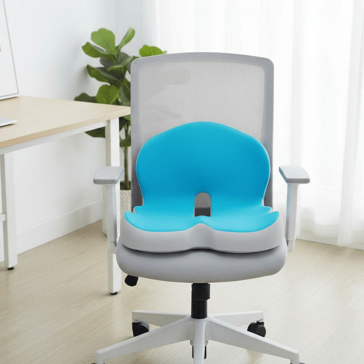 Cojín ergonómico para silla de oficina con soporte lumbar integrado. Ideal para mejorar postura y confort.
