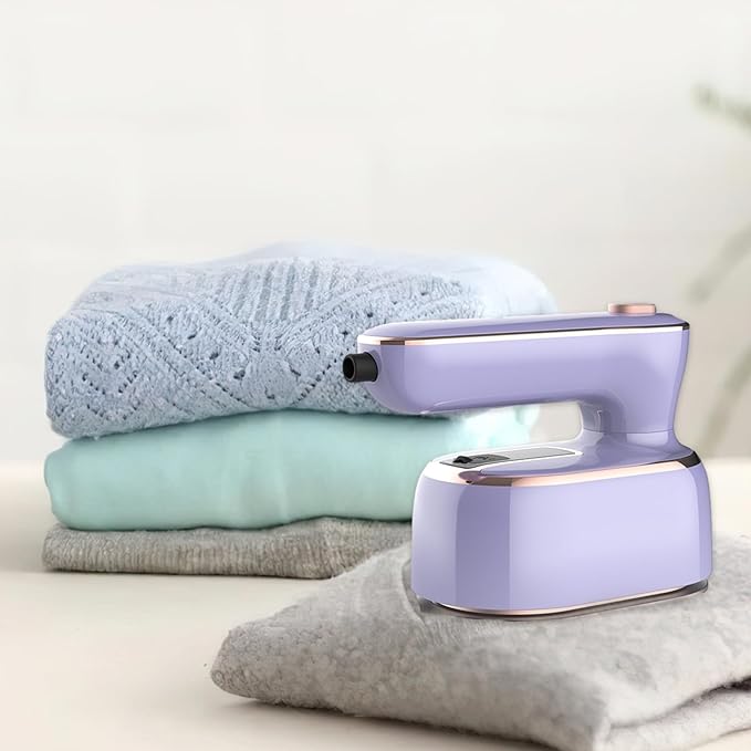 Plancha de vapor compacta con suela de titanio, para ropa sin arrugas. Uso en hogar y viajes.