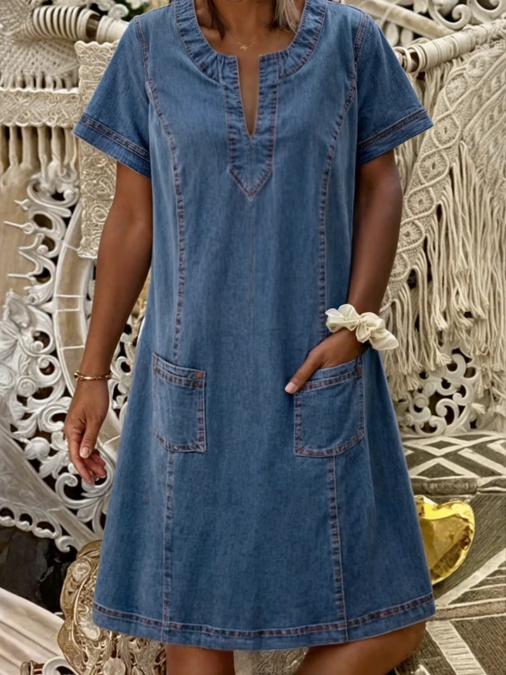 Vestido de denim suave azul para mujer con bolsillos. Look casual elegante y cómodo para verano/otoño.