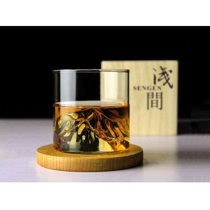 Vaso de cristal para whisky para hombres, diseño minimalista con montaña 3D. Regalo elegante de lujo.
