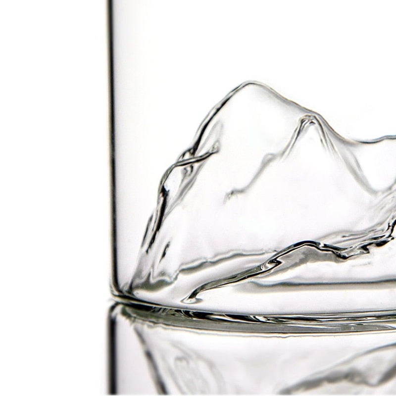 Exquisito vaso de whisky de cristal con montaña 3D, estilo minimalista. Ideal set de regalo de lujo para hombres.