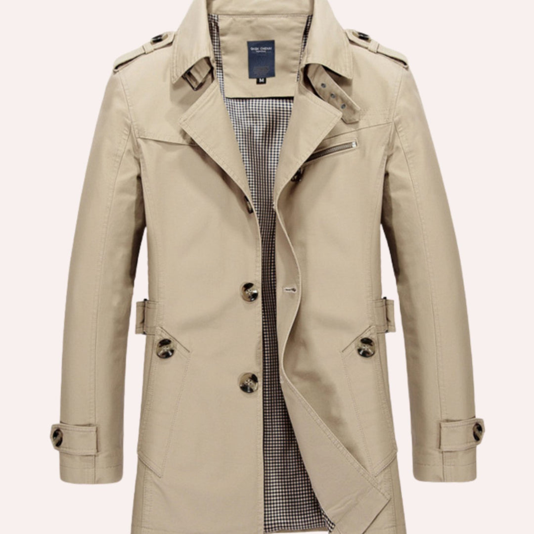 Chaqueta trench hombre slim fit de doble botonadura, diseño moderno y elegante, ideal como ropa exterior masculina.