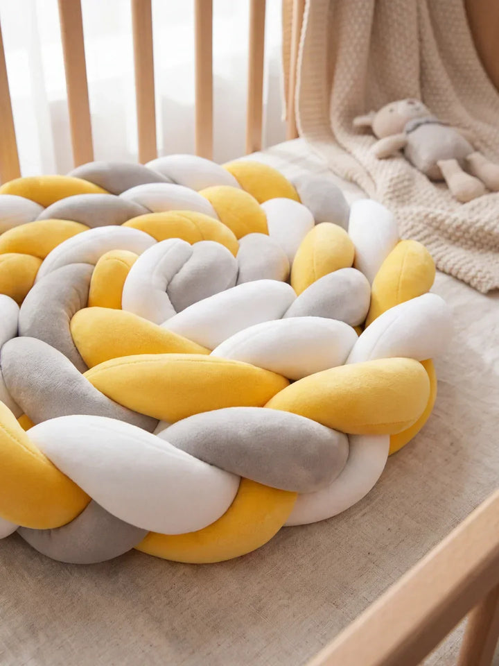 Borde de cuna trenzado, suave terciopelo. Acolchado para cuna bebé y decoración de guardería.
