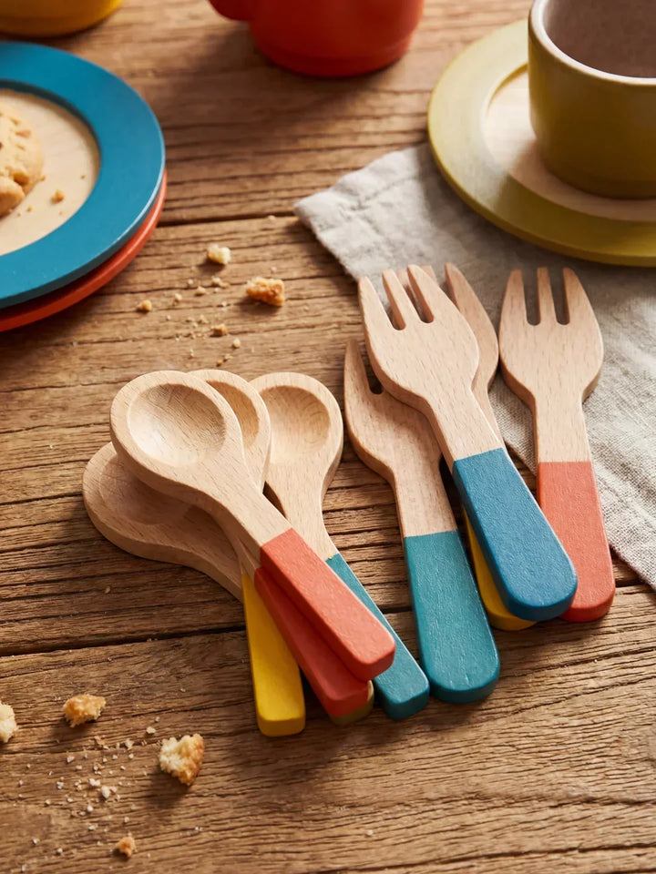 Regalo perfecto: set de cocina de madera para niños. Vajilla vibrante para juego de imitación y desarrollo de habilidades.
