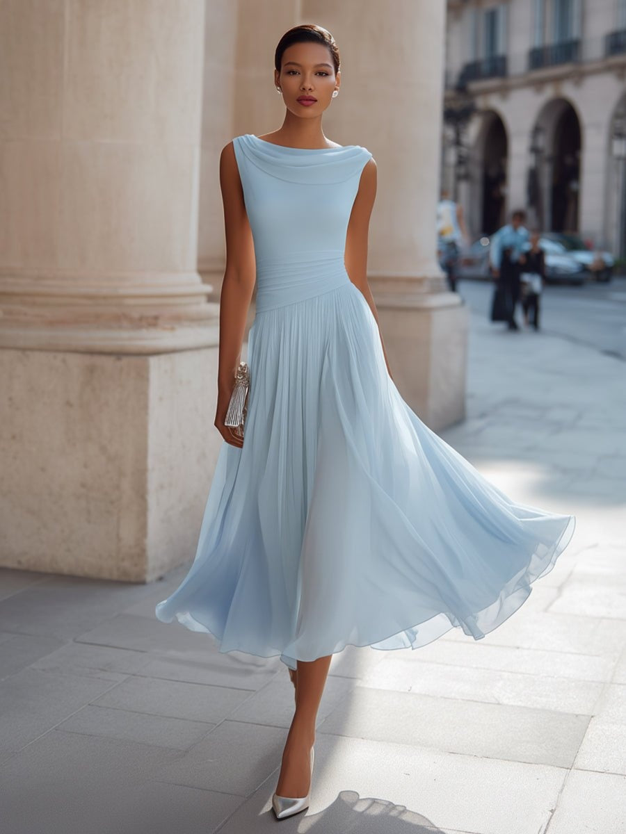Vestido formal midi con drapeado y sin mangas, una opción elegante para cualquier ceremonia de mujer.