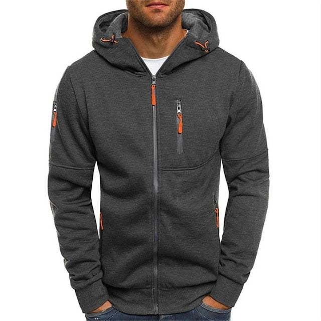 Ropa masculina casual: chaqueta de hombre con capucha y bolsillos funcionales. Perfecta para el día a día.