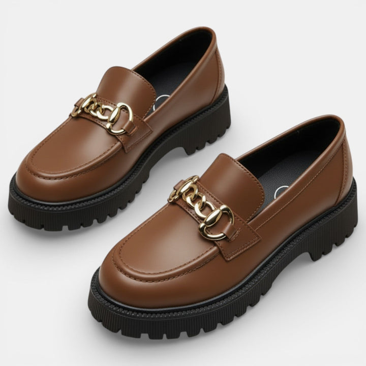 Mocasines elegantes de plataforma para mujer, con toque retro. Calzado versátil, cómodo y chic para el día a día.