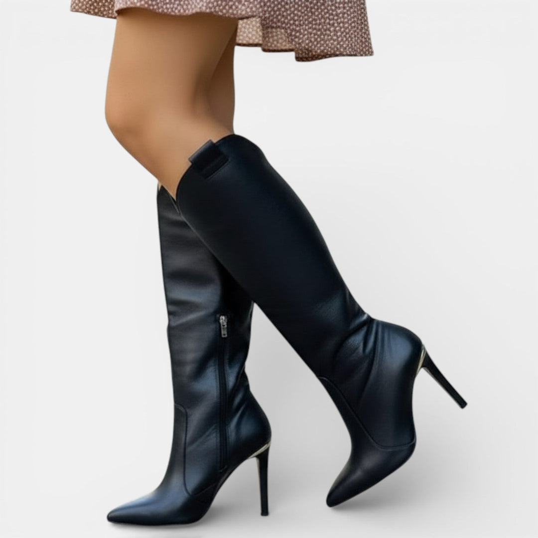 Sofisticadas botas marrones de mujer, media caña, tacón alto, perfectas para calzado femenino de invierno.