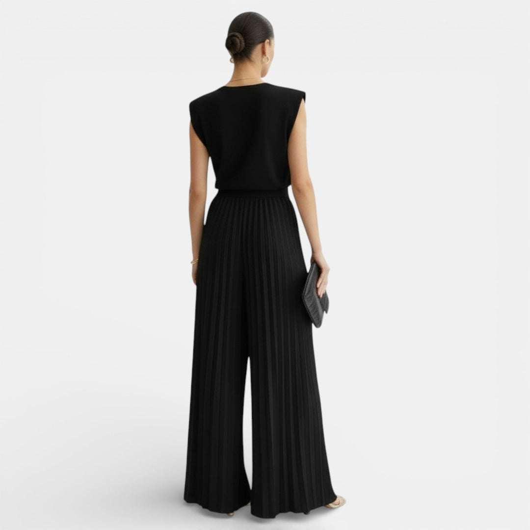Conjunto de mujer sin mangas y pantalón wide leg plisado. Look casual elegante para cualquier ocasión.