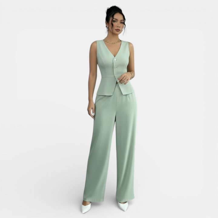 Conjunto elegante de chaleco y pantalón verde para mujer, ideal para primavera y oficina.