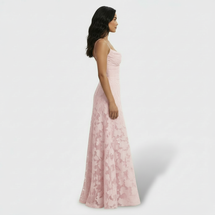 Vestido de verano floral largo para mujer, espalda abierta. Ideal para fiestas al aire libre y eventos especiales.