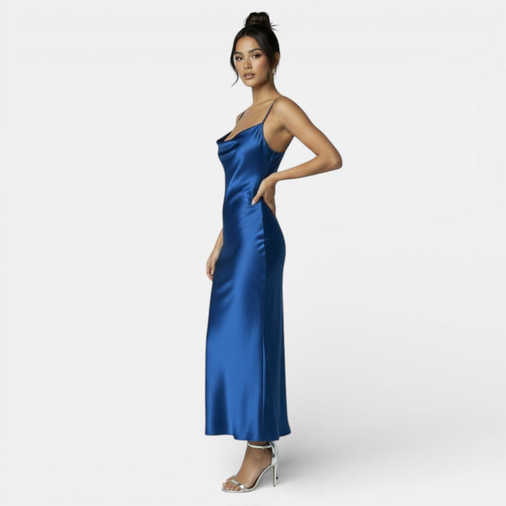 Vestido de satín fluido y elegante para mujer, realza la figura en ocasiones de fiesta y noche.