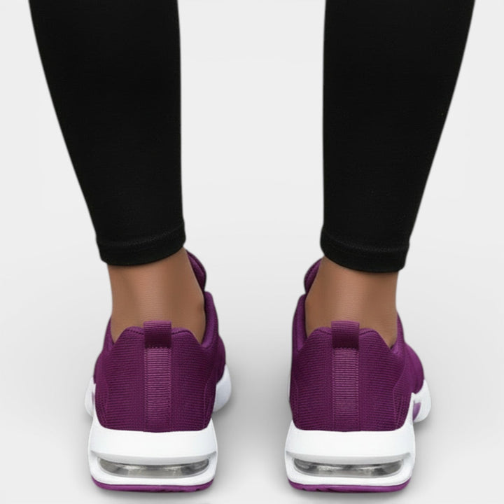 Zapatillas ortopédicas femeninas que brindan comodidad duradera, transpirabilidad y soporte activo.