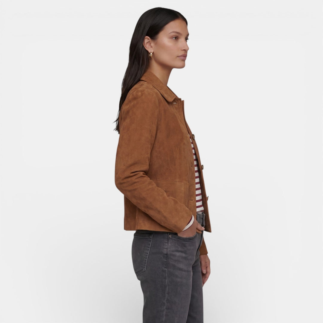 Abrigo de entretiempo para mujer en ante sintético marrón, versátil para looks de moda casual o elegante.