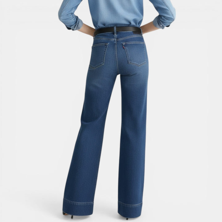 Estilo casual urbano: pantalones vaqueros holgados de mujer, perfectos para looks modernos.