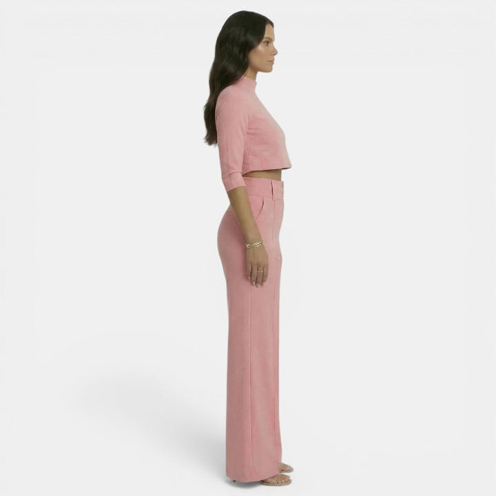 Conjunto versátil de mujer, casual y elegante, perfecto para oficina o relax. Moda femenina de entretiempo.