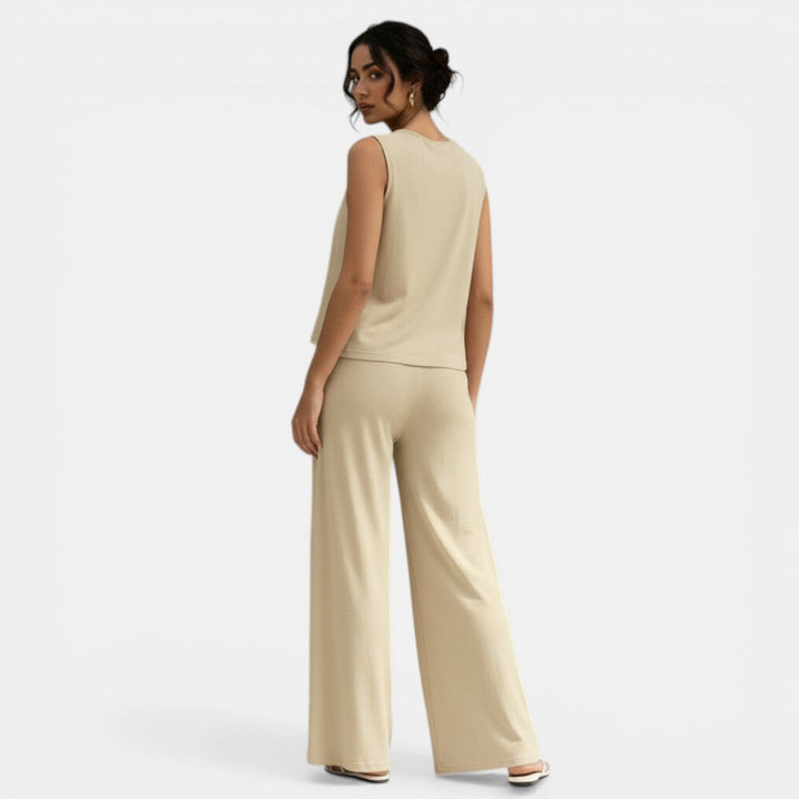 Conjunto femenino dos piezas de moda, ideal para un estilo casual chic o formal en primavera-verano.