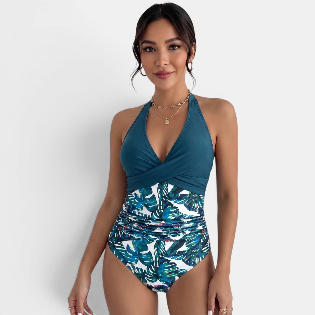 Bañador halter reductor para mujer, diseño elegante y estilizador para piscina y playa. Moda baño.