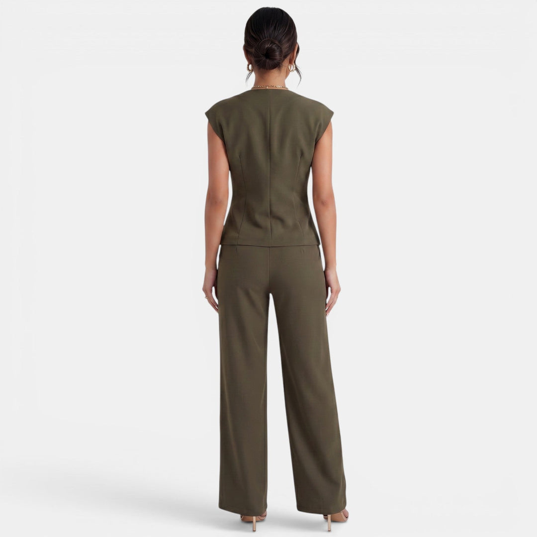 Outfit de oficina cómodo y elegante: blazer y pantalón de cintura alta. Conjunto versátil mujer.