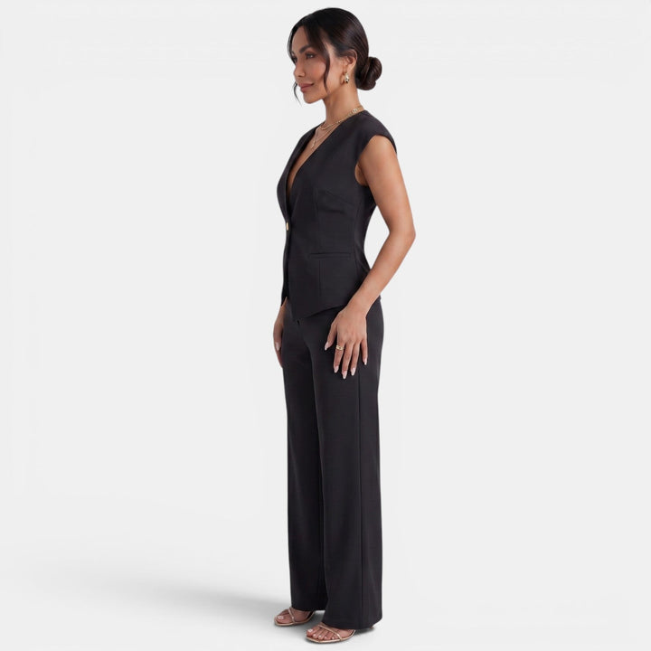 Ropa femenina formal: Conjunto de blazer y pantalón de pierna ancha. Estilo y confort para trabajar.