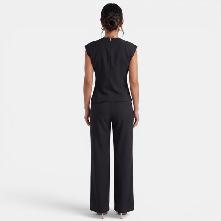 Conjunto de mujer moderno: blazer y pantalón ancho. Ideal para oficina o eventos elegantes y versátiles.