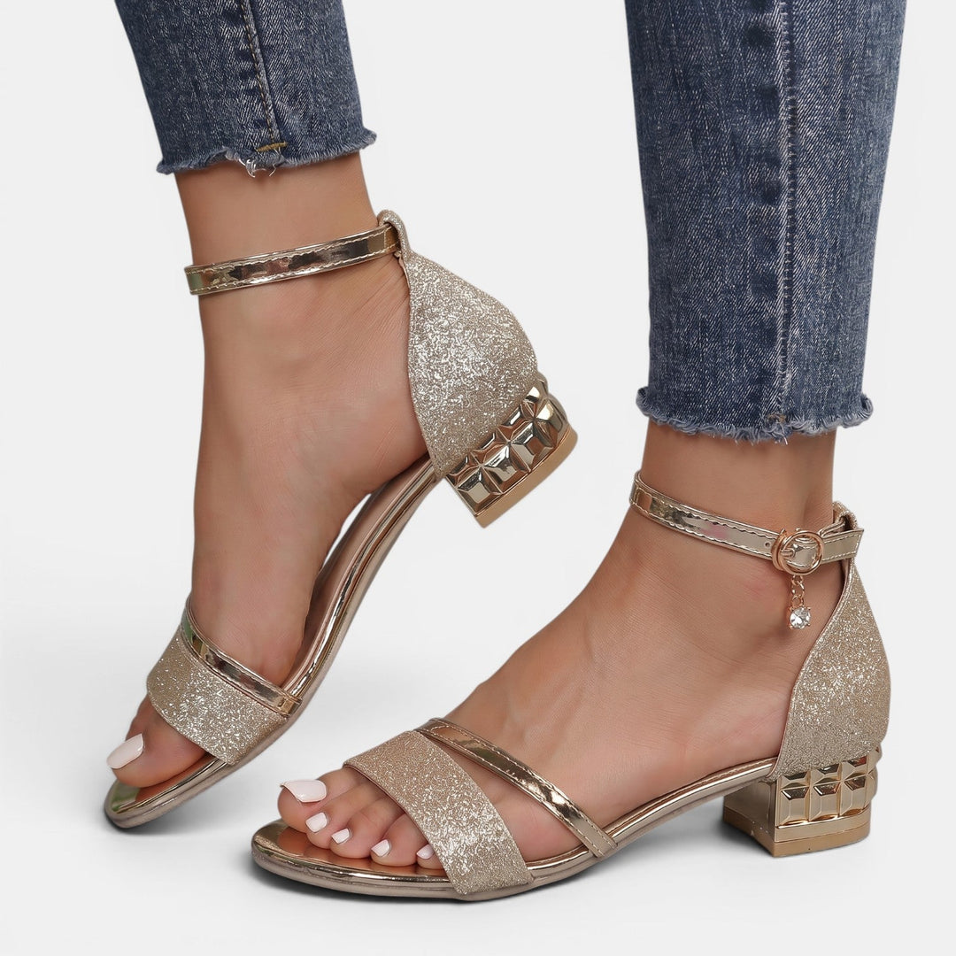 Sandalias oro rosa tacón bajo. Calzado elegante y cómodo para mujer, ideal para eventos, fiestas y bodas.
