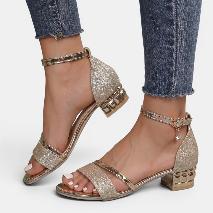 Sandalias oro rosa tacón bajo. Calzado elegante y cómodo para mujer, ideal para eventos, fiestas y bodas.