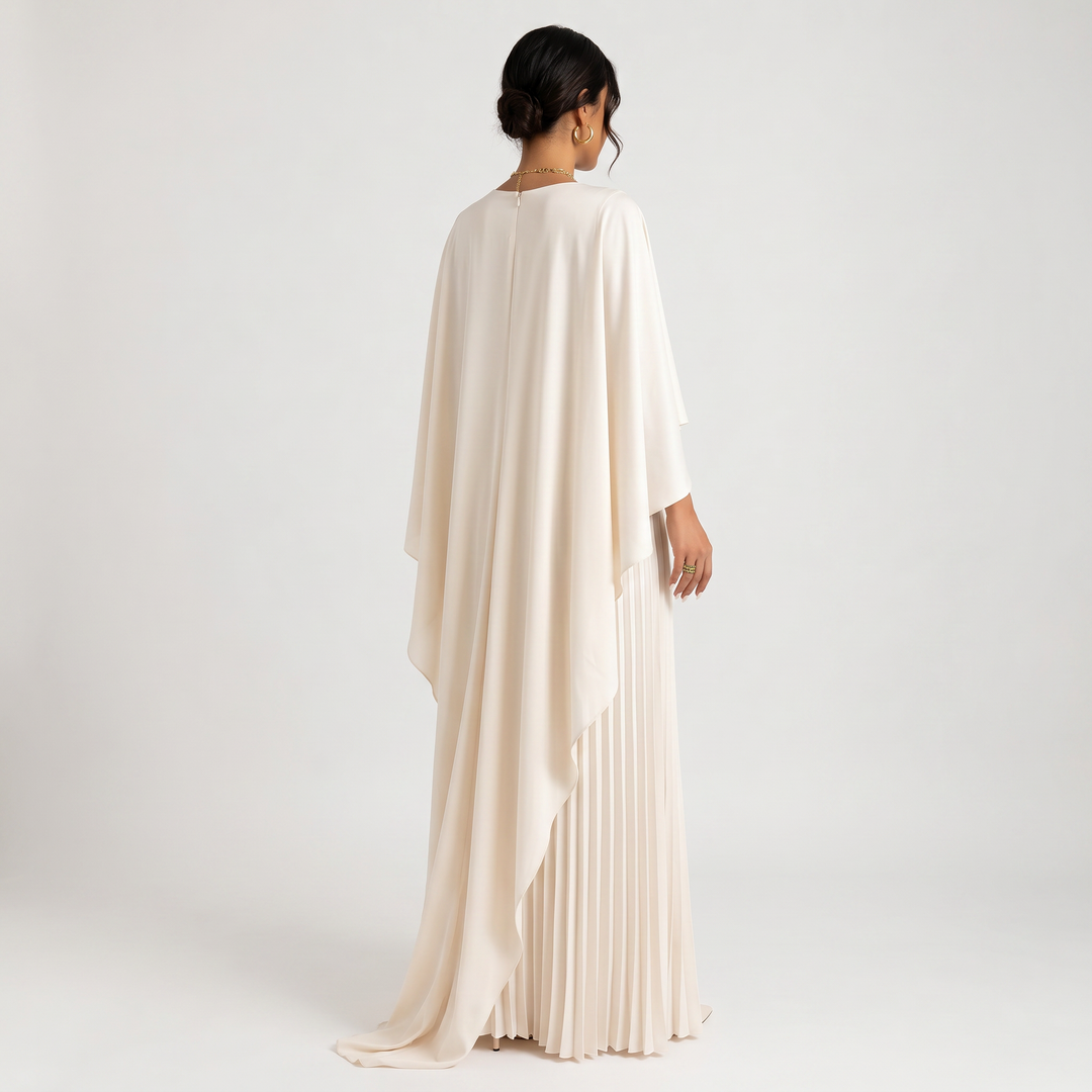 Primer plano del bajo asimétrico de un vestido largo de fiesta para mujer. Diseño sofisticado y a la moda.