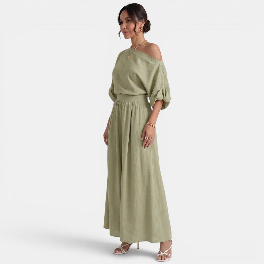 Conjunto mujer casual-elegante: top Bardot y pantalón fluido, outfit versátil.