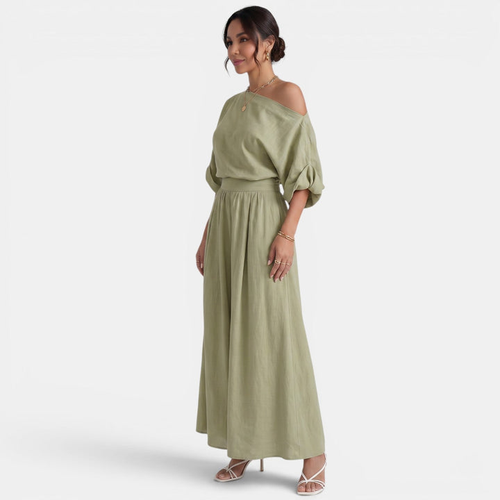 Conjunto mujer casual-elegante: top Bardot y pantalón fluido, outfit versátil.