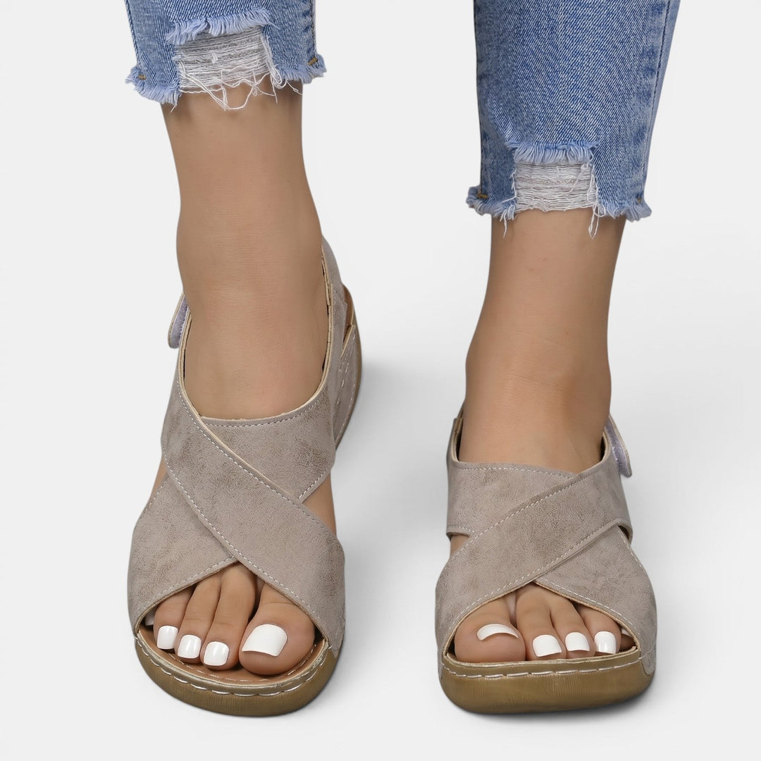 Sandalias de cuña de verano para mujer, diseño elevado y elegante, ideal para un look casual.