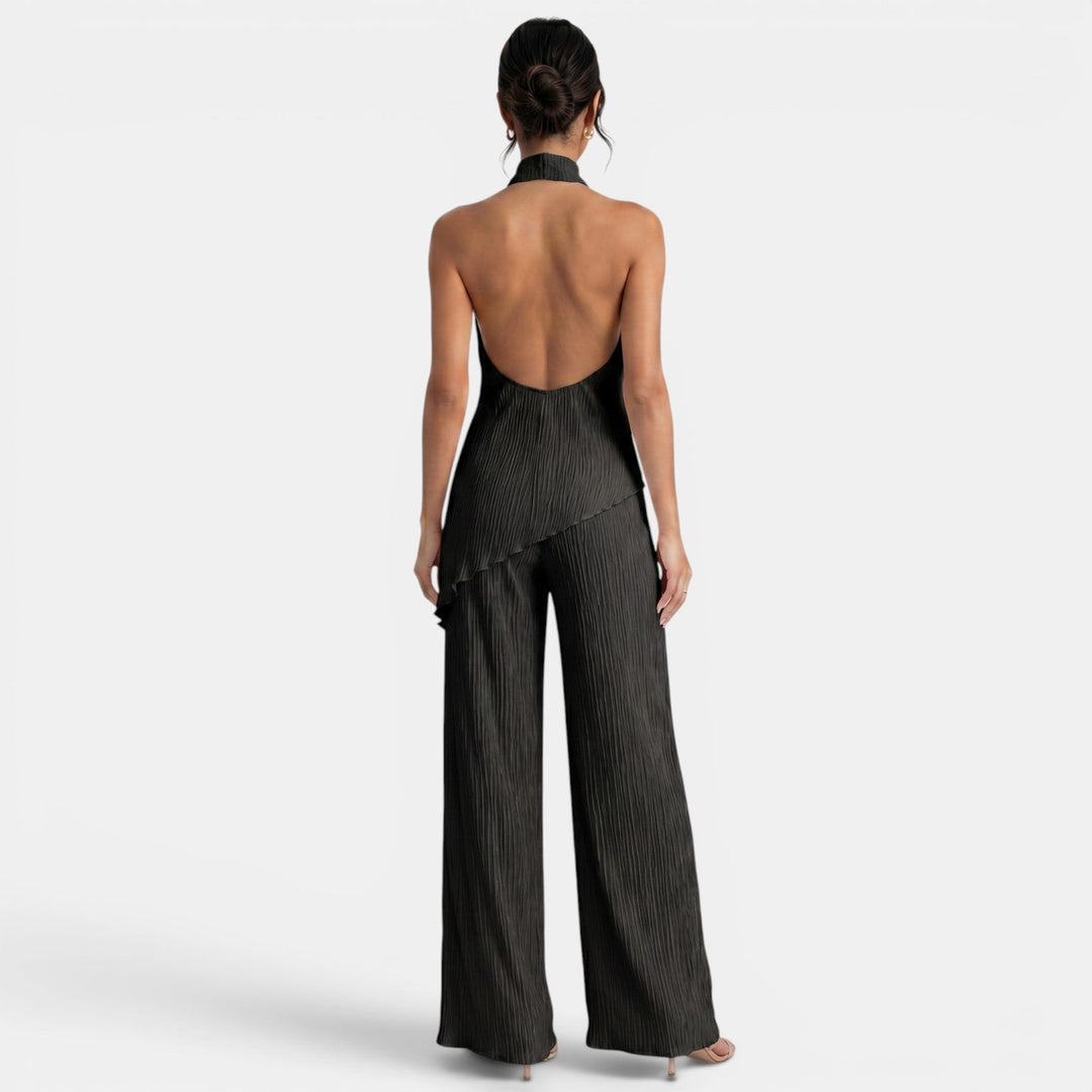 Conjunto de fiesta para mujer: top halter moderno y pantalón plisado. Look sofisticado.
