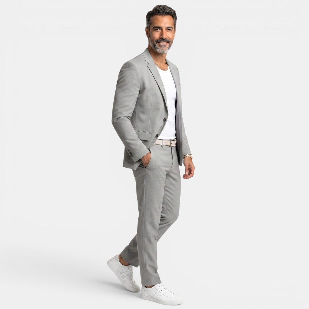 Juego de traje slim fit para hombre, ideal para oficina o eventos formales. Estilo moderno.