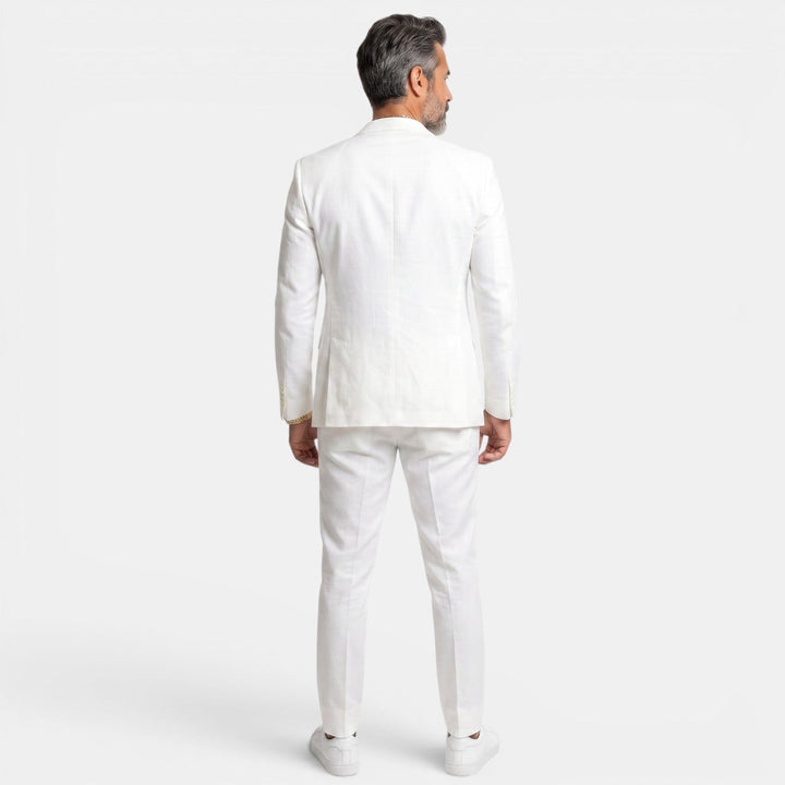 Conjunto de traje de hombre slim fit, versátil para cualquier ceremonia o evento especial.