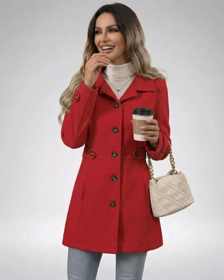 Espalda de chaqueta ajustada carmesí para mujer. Diseño que realza la silueta, perfecta para ropa de oficina.