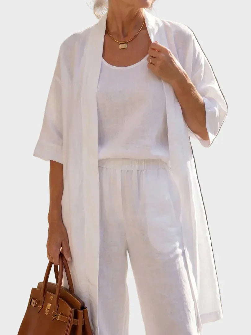 Ropa de lino para mujer. Conjunto de tres piezas que combina comodidad y estilo casual en primavera.