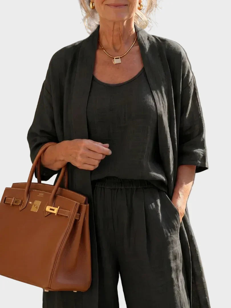 Atuendo de lino para mujer. Conjunto de tres piezas cómodo y fresco, ideal para el verano casual.