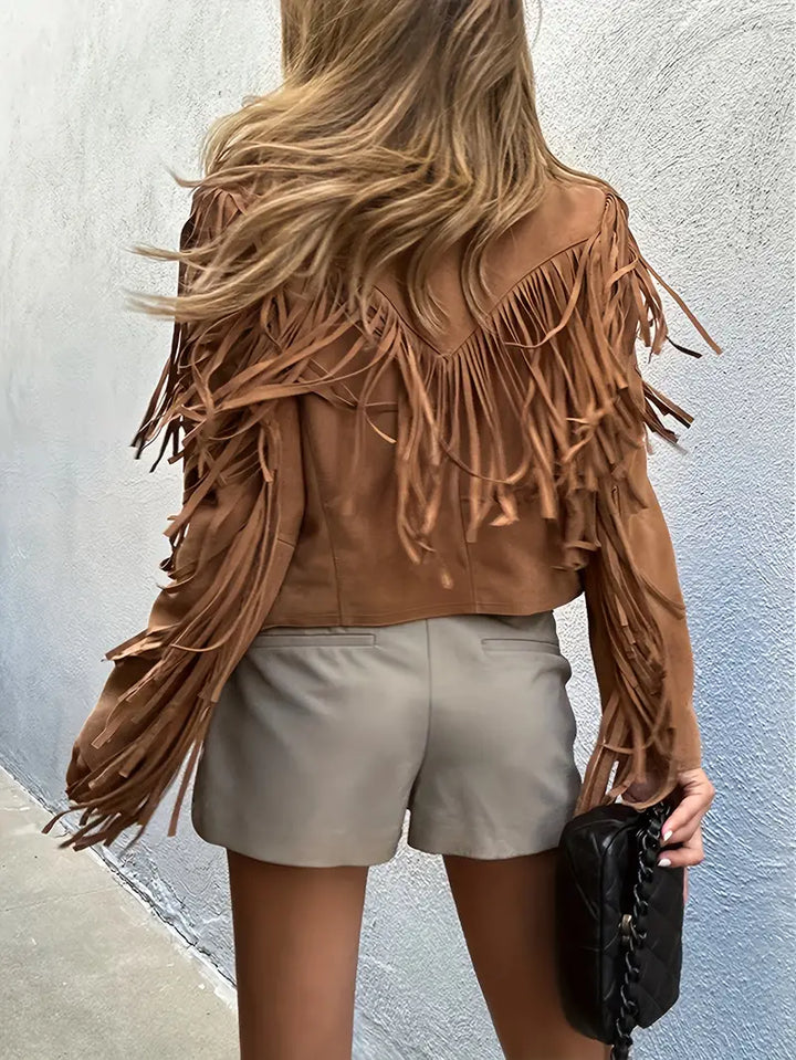 Chaqueta femenina de frente abierto color marrón claro. Prenda esencial de moda, versátil para capas y look casual-sofisticado.