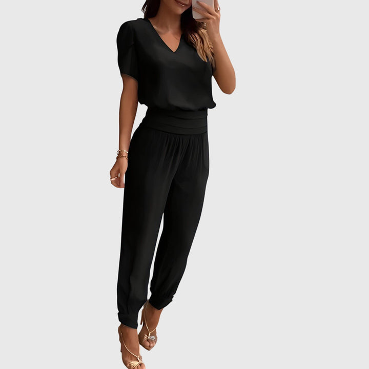 Blusa elegante y pantalones de moda para mujer. Conjunto fluido y cómodo de dos piezas, ideal para el verano casual.