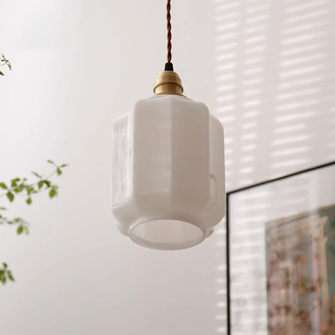 Lámpara colgante minimalista elegante, pantalla de cristal blanco difusor, ideal para dormitorio.