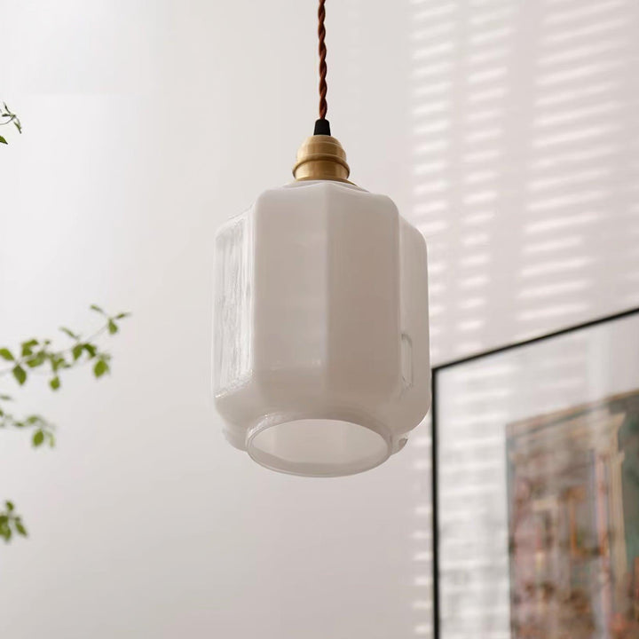 Lámpara colgante minimalista elegante, pantalla de cristal blanco difusor, ideal para dormitorio.